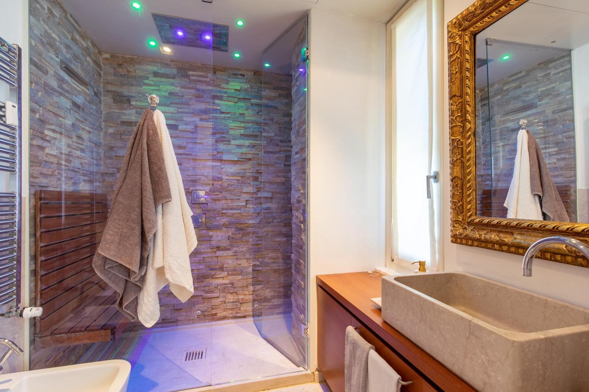 Porta Venezia- Design Apartment, 2-Bedrooms, Netflix, Wifi ميلان المظهر الخارجي الصورة